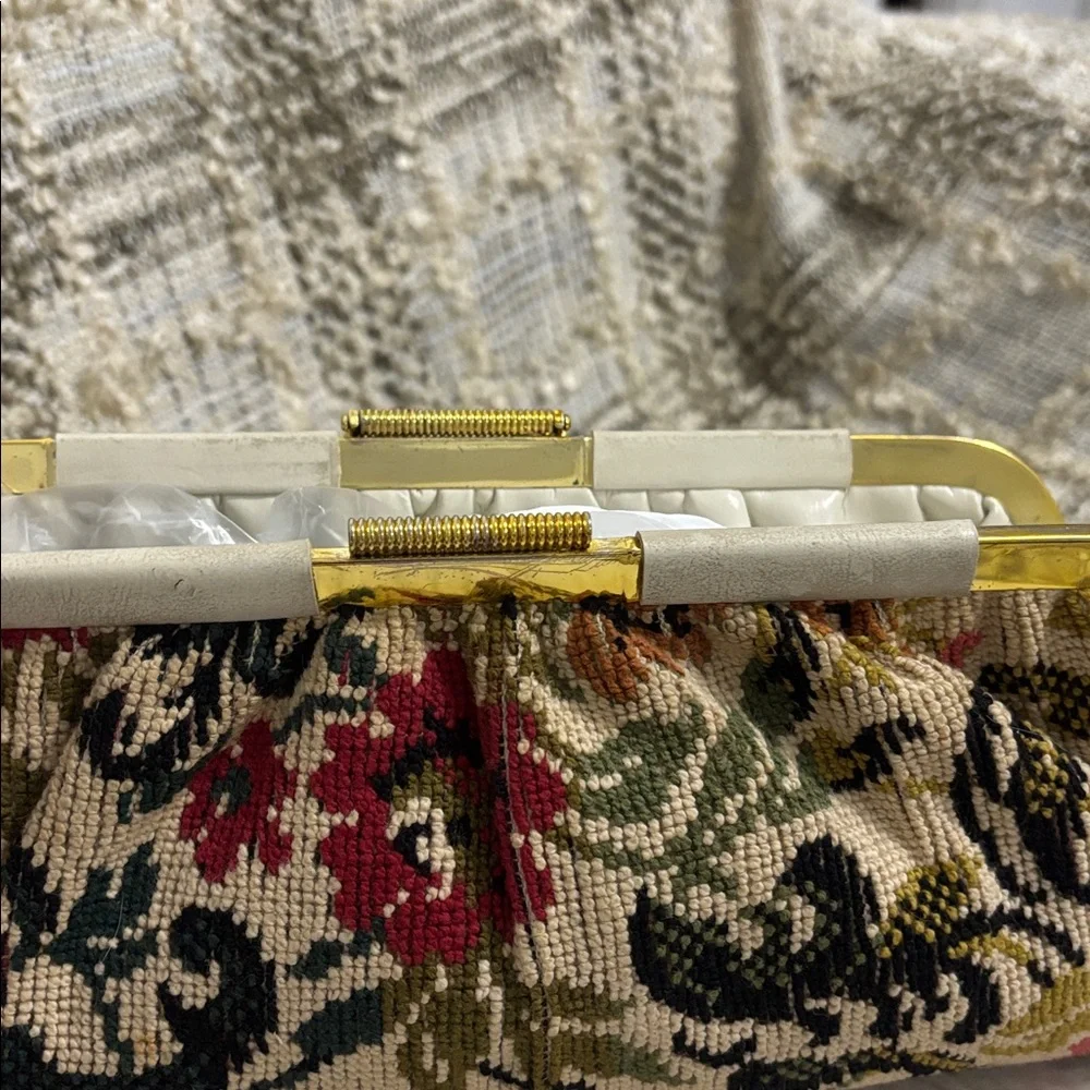 Non/Branded 60’s floral
